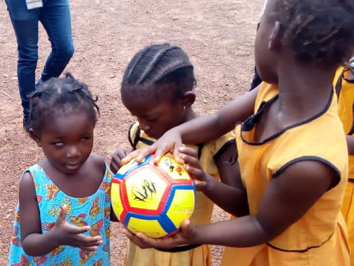 Ο Λέανδρος έδωσε πάσα σε τυφλά παιδιά σε όλο τον κόσμο - Ο Ηλίας Μάστορας απαντά στο ερωτηματολόγιο του Συνδετήρα