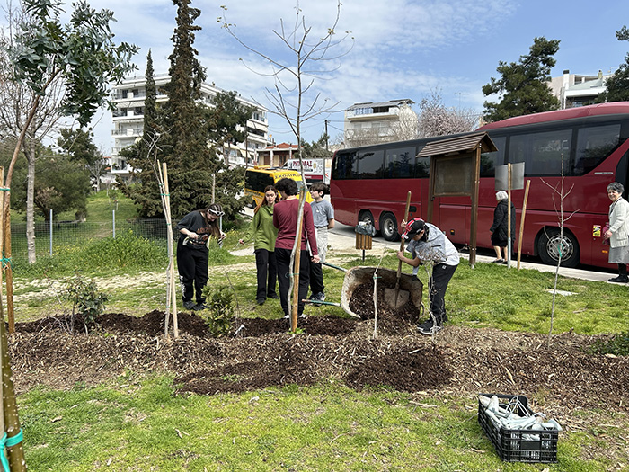 Επίσκεψη στο Αστικό Βρώσιμο Δάσος της Νεάπολης